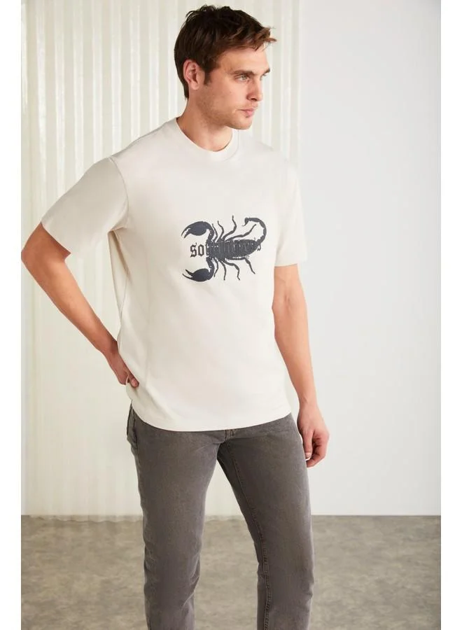 جريميلانج تيشيرت رجالي قطن بطبعة عقرب بلون حجري وأكمام قصيرة